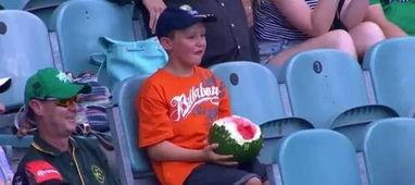 少年们人们吃瓜,揭秘校园八卦背后的青春故事