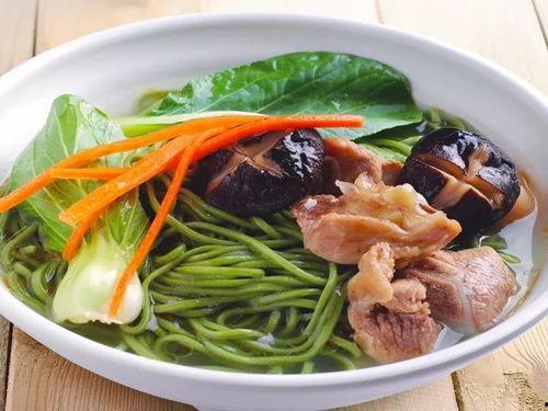 吃瓜吃面喝汤图片,吃瓜、吃面、喝汤，尽享味蕾盛宴