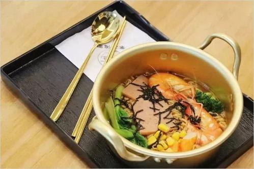 吃瓜吃面喝汤图片,吃瓜、吃面、喝汤,尽享味蕾盛宴