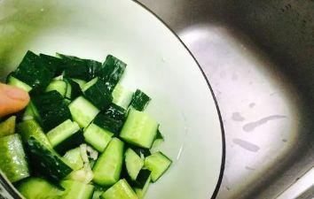 瓜拌着怎么吃,探索夏日清凉美味的多重吃法